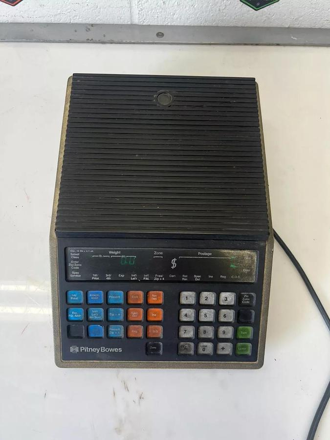Used Pitney Bowes A510 Postal Scale