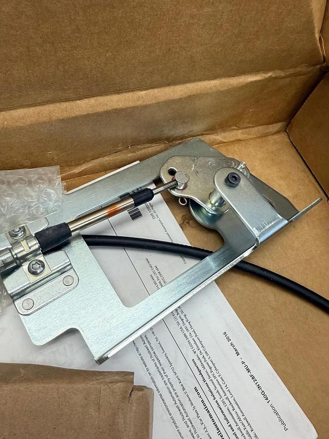 Used Allen-Bradley 140G-J-FCS06 Series A, Flex Cable Operator, 6 Ft Length *NEW*