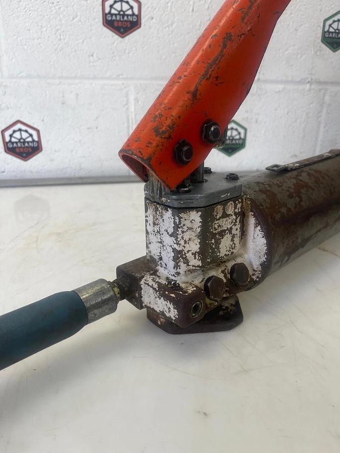 Used Hydraulic Hand Pump, Single Speed, 10,000 PSI