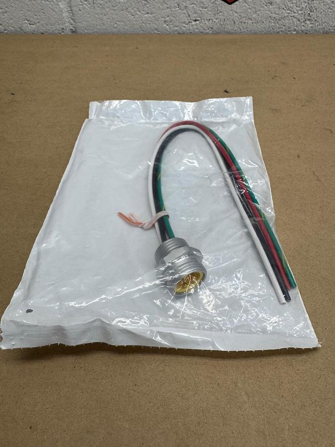 Used Mencom MIN-4MR-1 Receptacle *NEW*