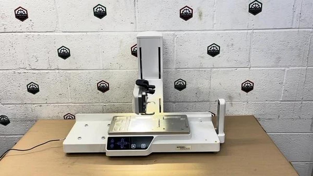 Used Integra ASSIST PLUS Pipetting Robot Base, 22.8-25.2VDC, 100W Robot Base No Cord