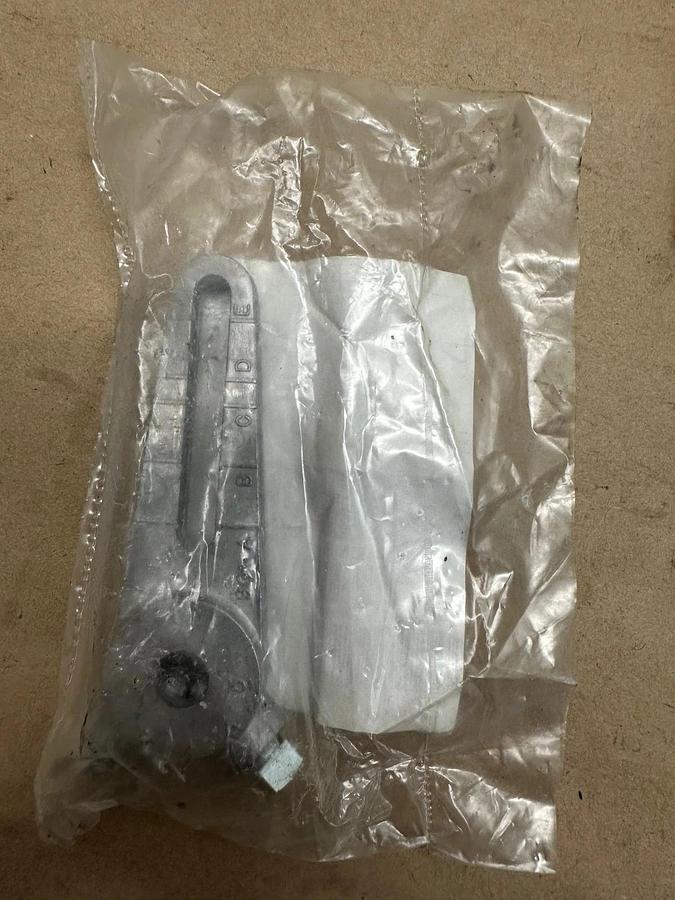 Used Johnson Controls DMPR-KC051 Crank Arm 3/8" *NEW*