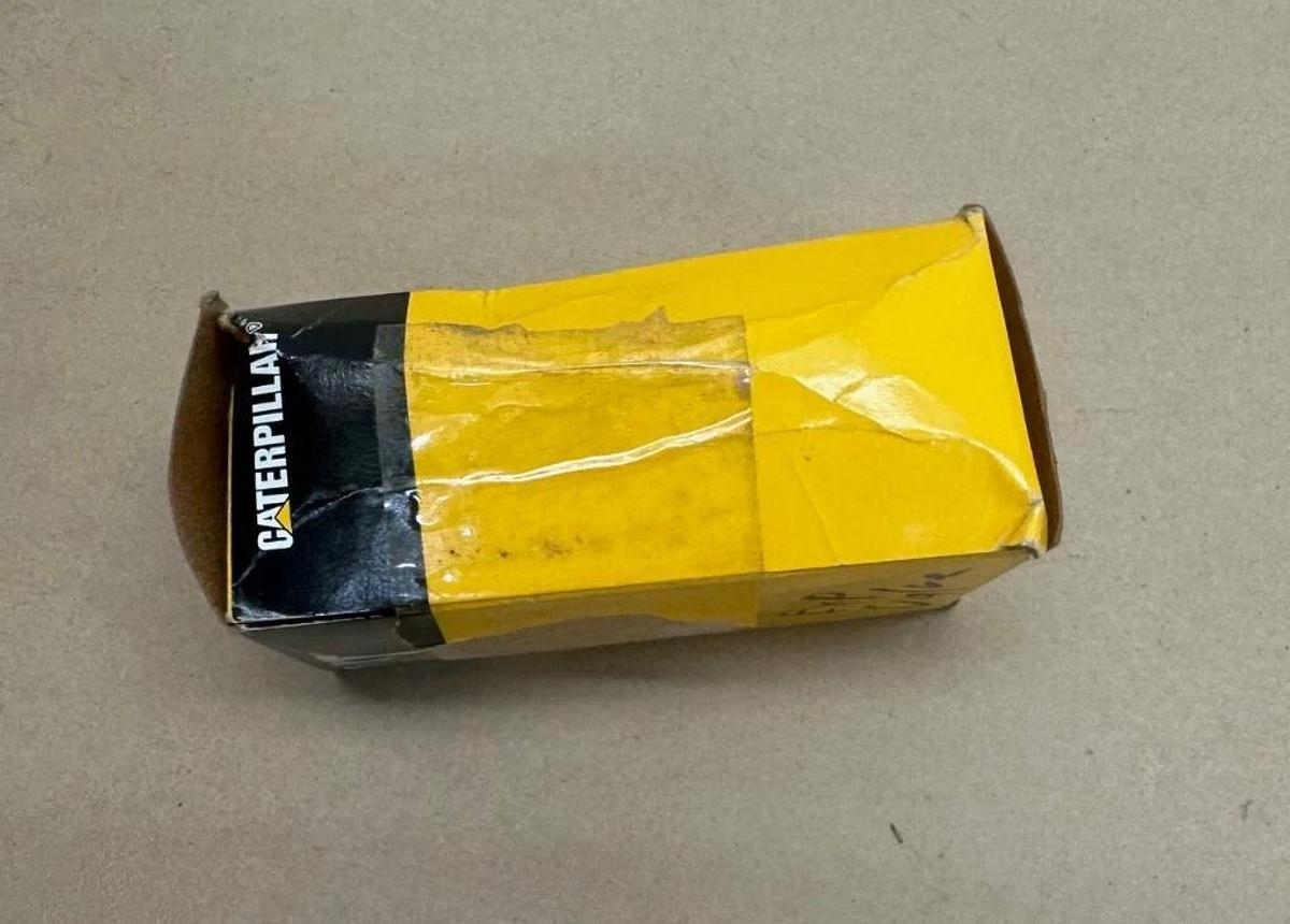 Used CAT 106-5121 Valve Assembly