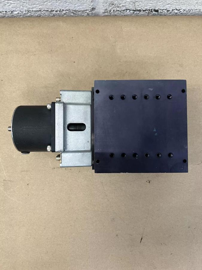 Used Rapidsyn 23D-6102BN 5.0 VDC Stepper Motor with Linear Stages