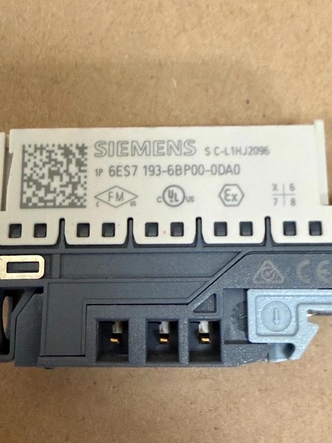 Used Siemens 6ES7 193-6BP00-0DA0 Base Unit - Lot of 2