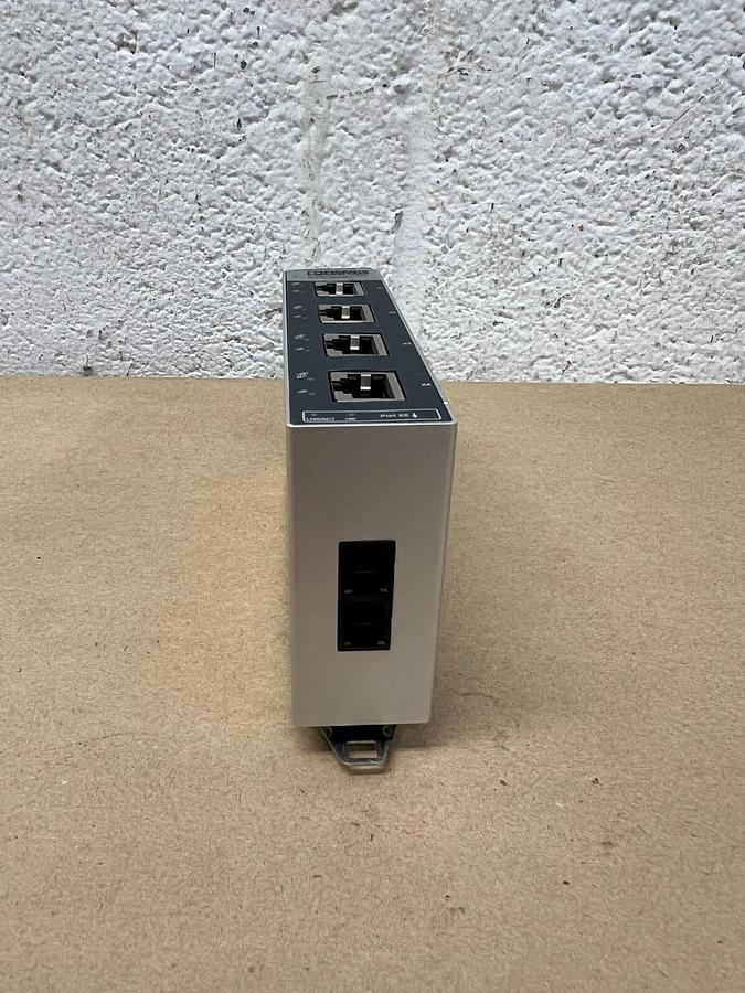 Used Phoenix Contact SFN 4TX/FX FL Switch