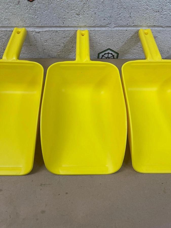 Remco 65006 Large Hand Scoop, Yellow - Lot of 5