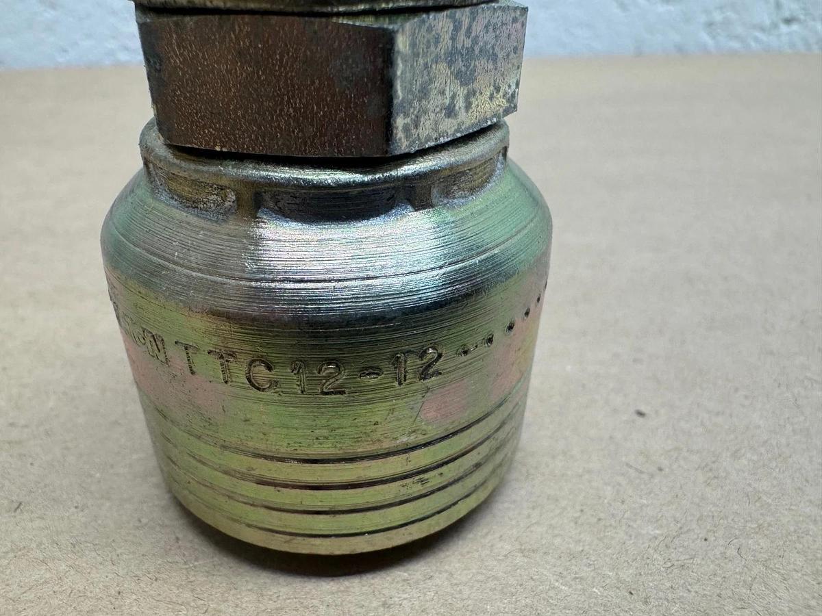 Used Eaton Lot of TTC12 Hose Crimp Fittings, 8 Total, (2) TTC12, (6) T-12