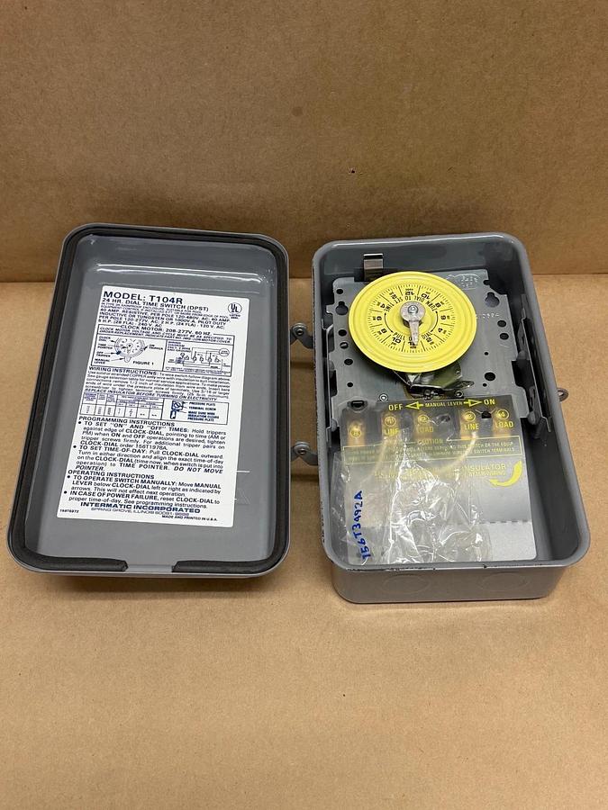 Used Intermatic T104R8 24 Hr. Dial Time Switch w/ Type 3R Rainproof Enclosure *NEW*