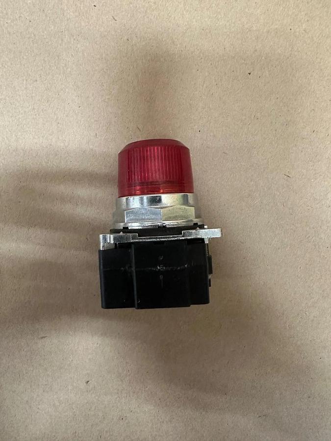 Used Cutler Hammer 10250T/91000T Red Pilot Light