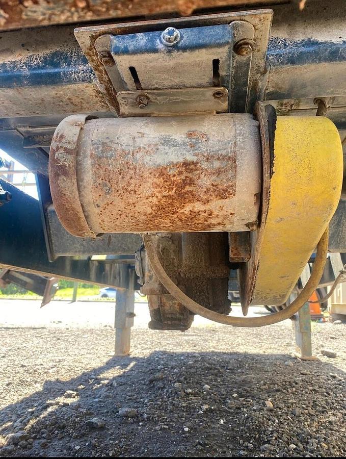 Used Renold Ajax 38” W x 120” L Deck Vibrating Conveyor, Baldor SuperE 1HP @ 1750RPM