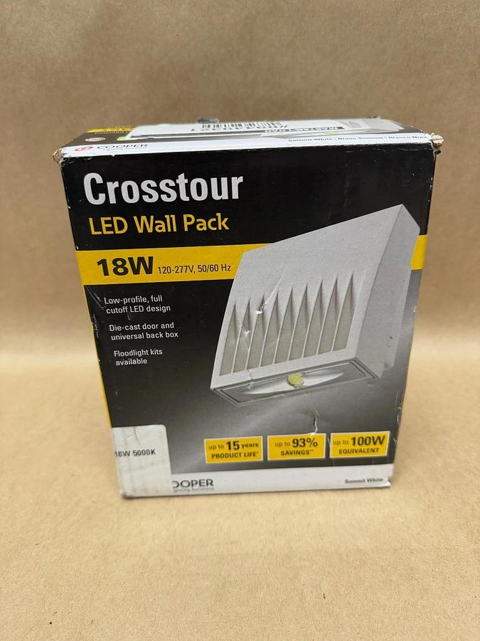 Used Cooper Lighting Crosstour LED Wall Pack 18W *NEW*