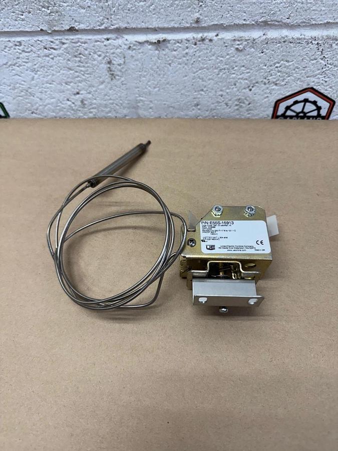 Used United Electric Controls Company E55S-15913 Temperature Controller