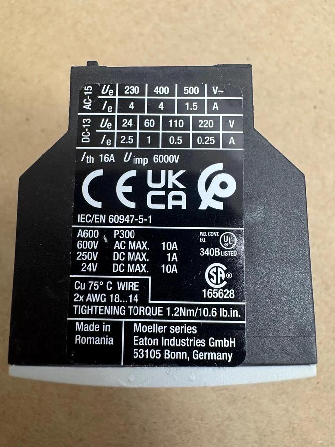 Eaton XTCEXFAC11 Contact Block (Lot of 8) *NEW*