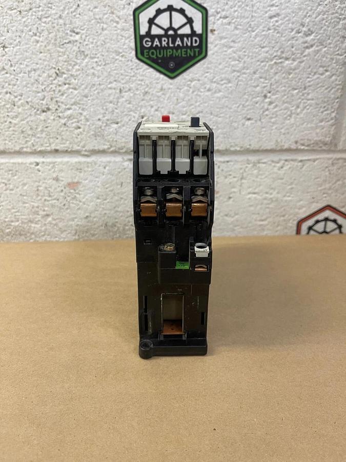 Used Siemens 3TB42 10-0B Contactor, 120 V Coil, 16A, w/ 3UA5200-1K Overload Relay