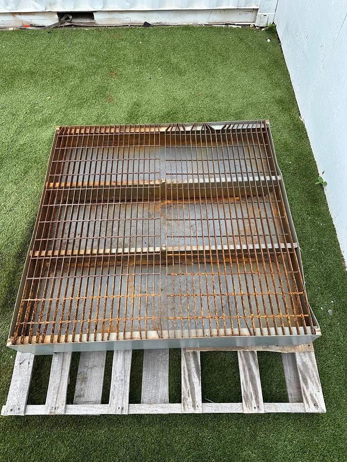 Used Little Giant SST-5151 4 Drum, Forkliftable Steel Spill Pallet