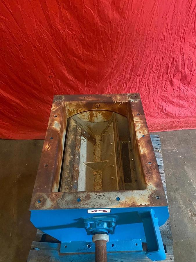 Used Western Pneumatics 20x20 Rubber Tip Rotary Airlock Feeder