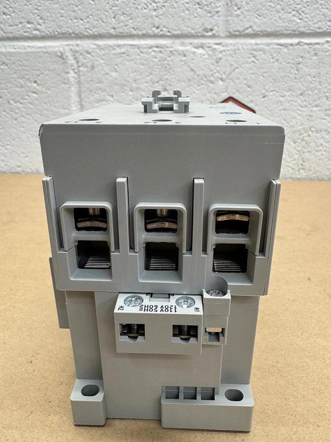 Used Allen Bradley 100-C72D10 Contactor *NEW*