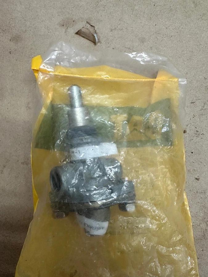 Used CAT 3V-8313 Valve Assembly *NEW*