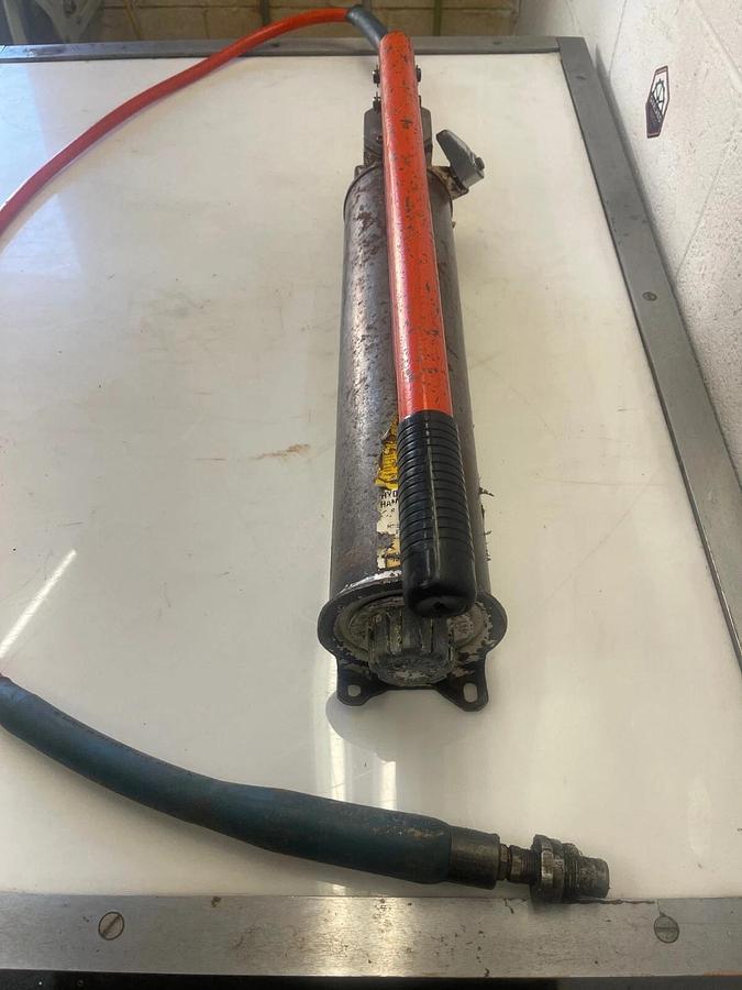 Used Hydraulic Hand Pump, Single Speed, 10,000 PSI