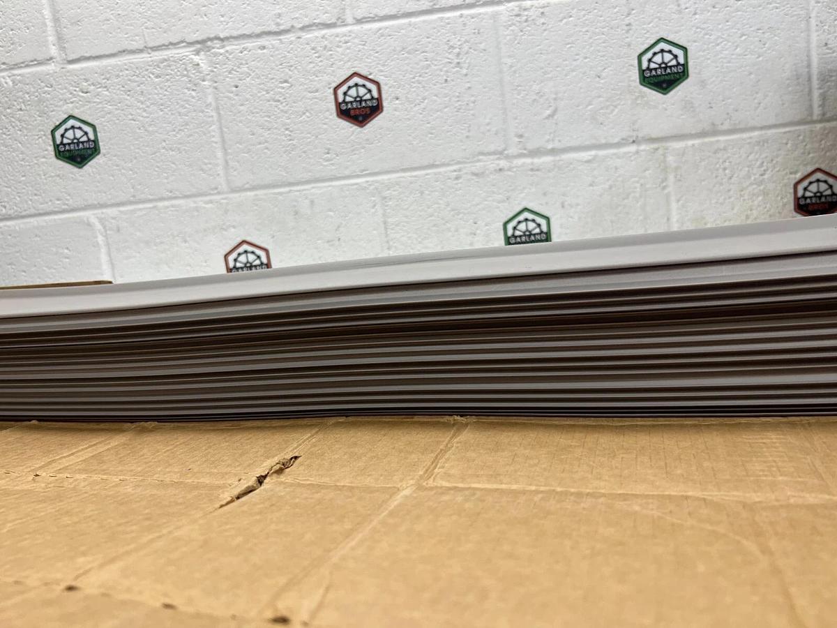 Used Roppe Corporation 40C73P175-017 Base 700 CB 1/8 P 4 Rubber Wall Base (15 pcs)