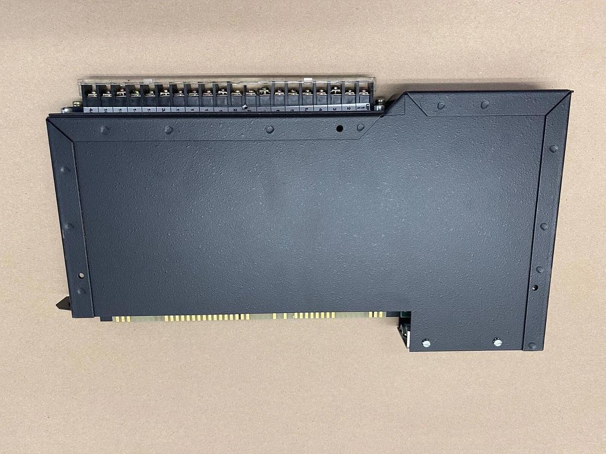 Used Square D SY/MAX 8030 ROM 221 Series F2 Relay Output Module