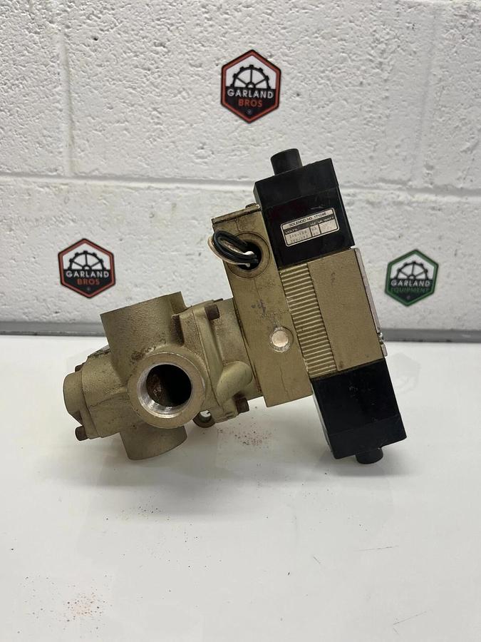 Used Ross 400C79 w/ 2776B5003 Control Valve Attached to Solenoid Valve