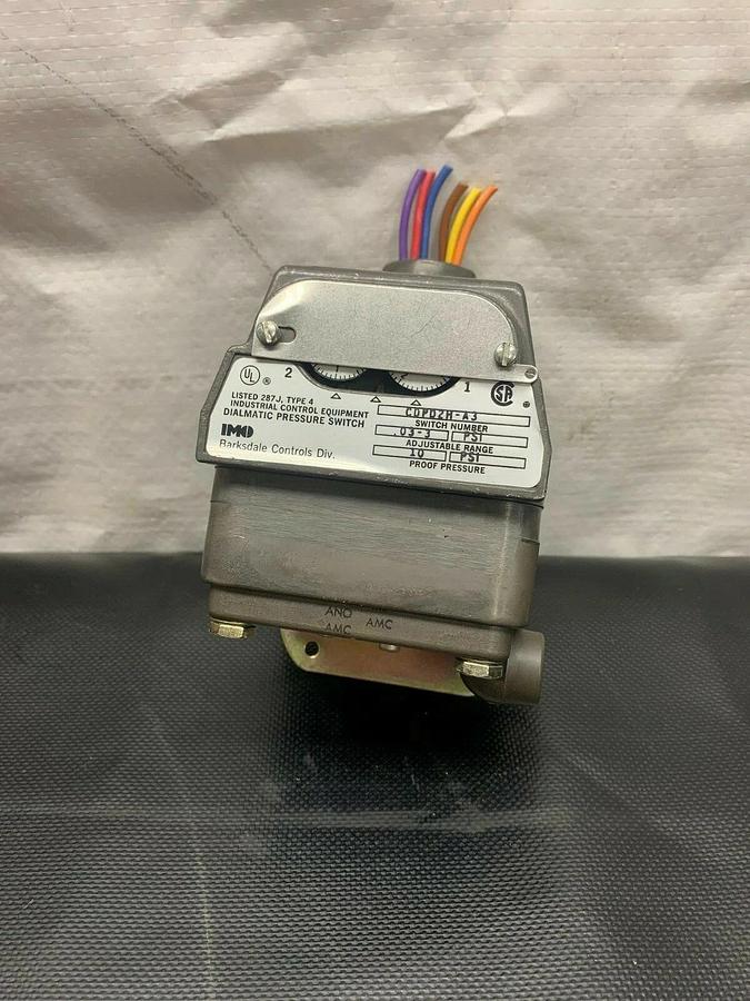 Used Barksdale CDPD2H-A3 Dialamatic Pressure Switch 10 PSI