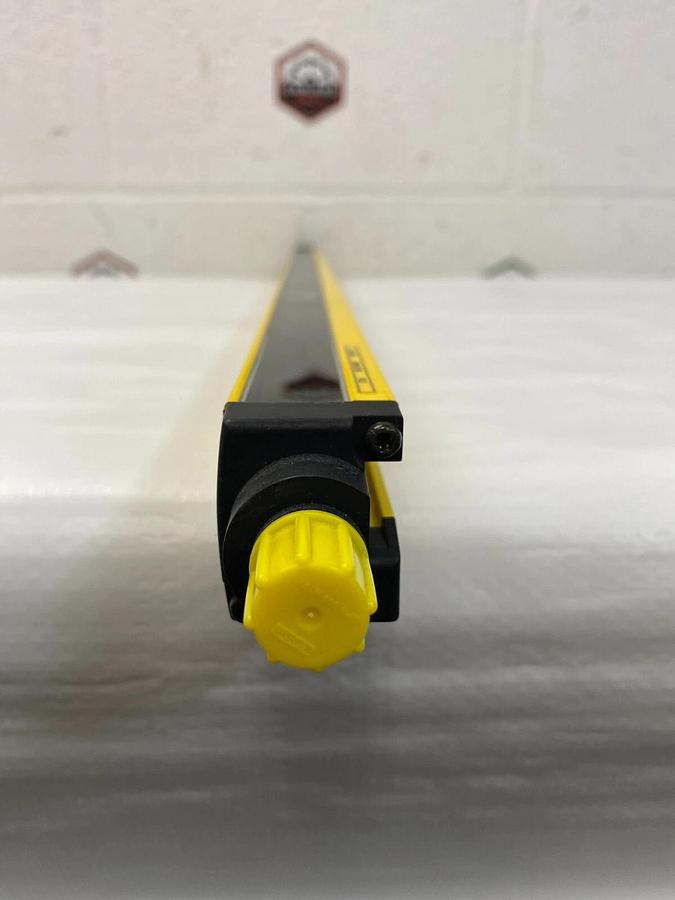 Used SICK C20E-060303A11 C2000 Safety Light Curtain