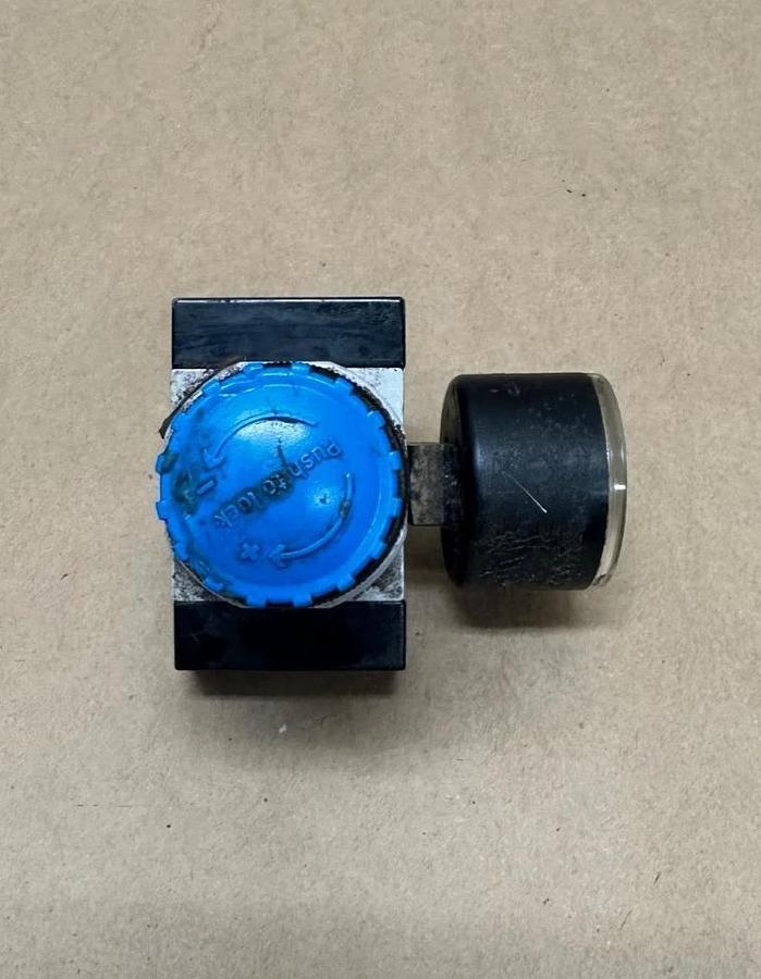 Used FESTO LR-D-7-MINI Pressure Regulator w/ FESTO 345 395 VD Pressure Gauge