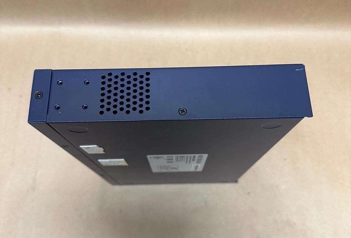 Used Netgear JFS516 16 Port Fast Ethernet Switch