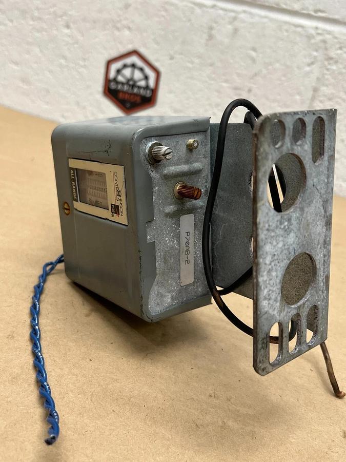 Used Johnson Controls P70AB-2 Pressure Control