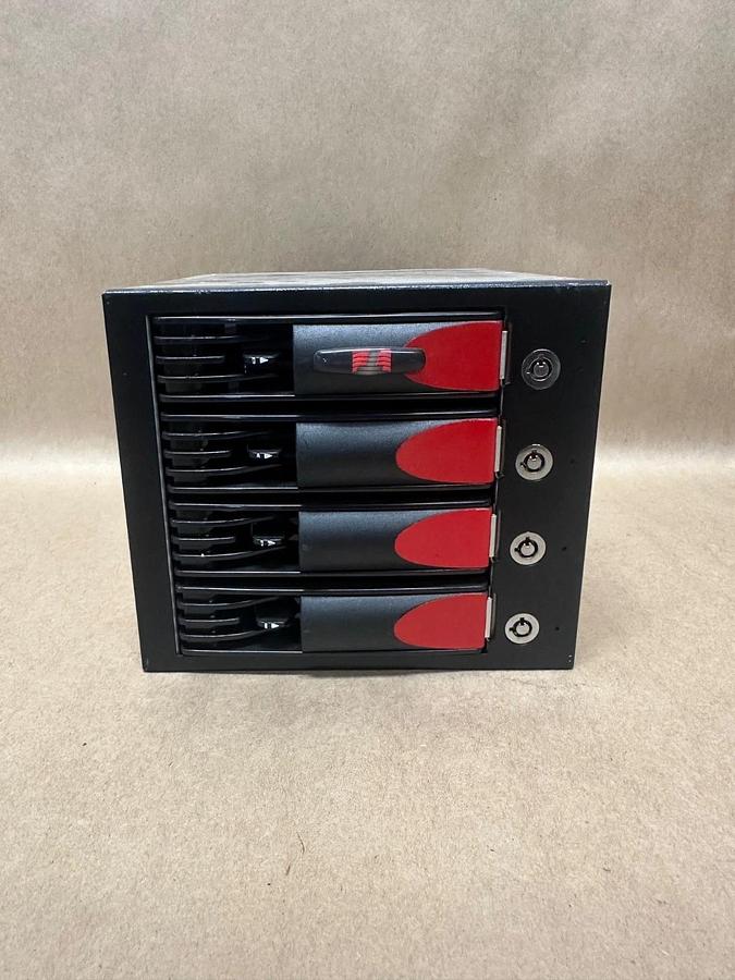 Used 4 Bay SATA Horizontal Enclosure w/ Trays