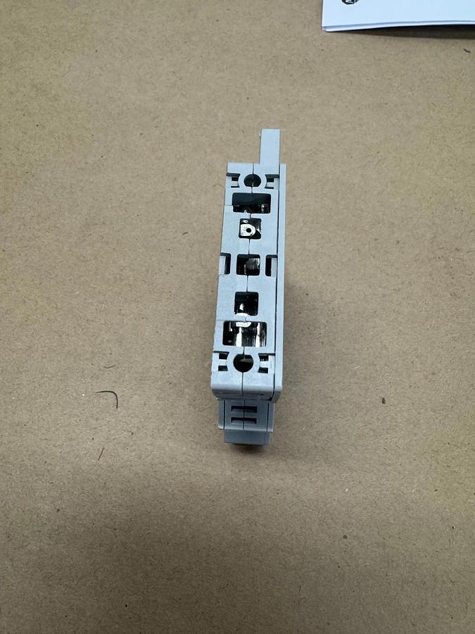 Used Allen Bradley 1492-J6FB1 Terminal Blocks (30 pcs) *NEW*