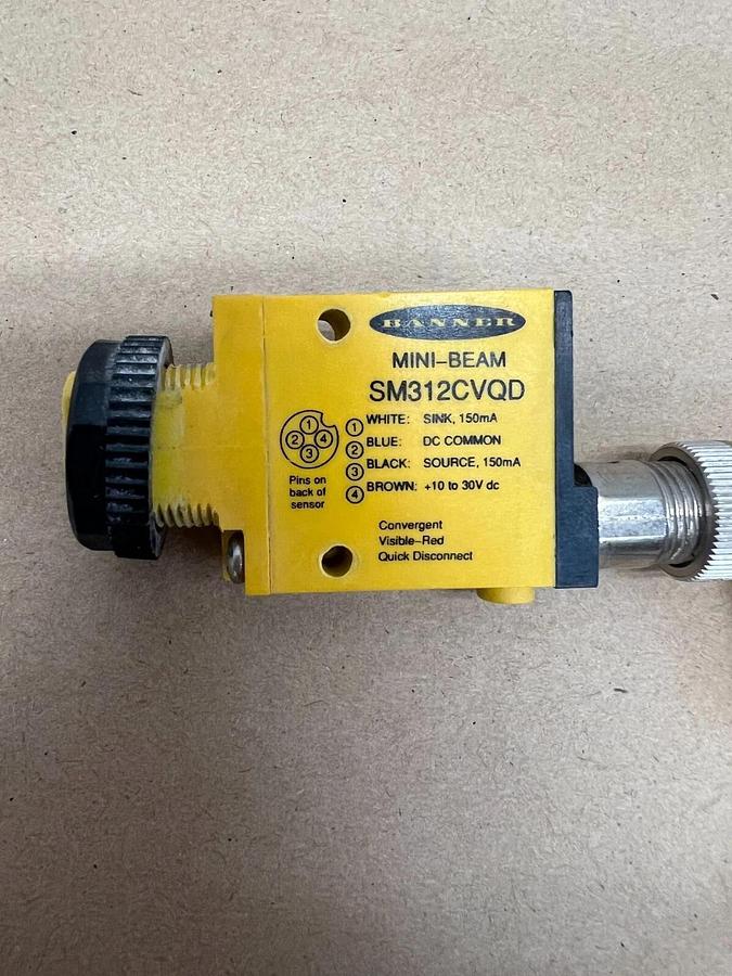 Used Banner SM312CVQD Mini-Beam Photoelectric Sensor