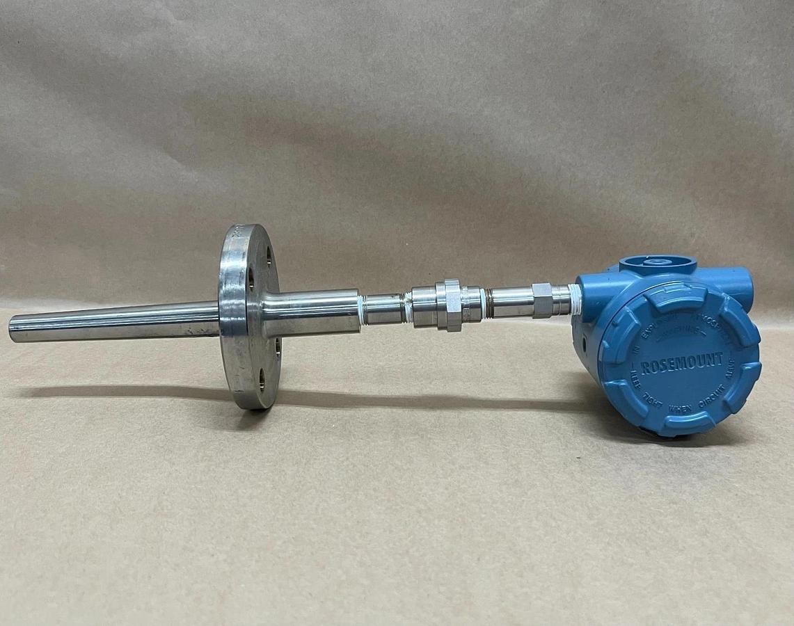 Used Rosemount 3144D1NAM5X104 Temp Transmitter, Book/XF 1-1/2" Flanged Thermowell