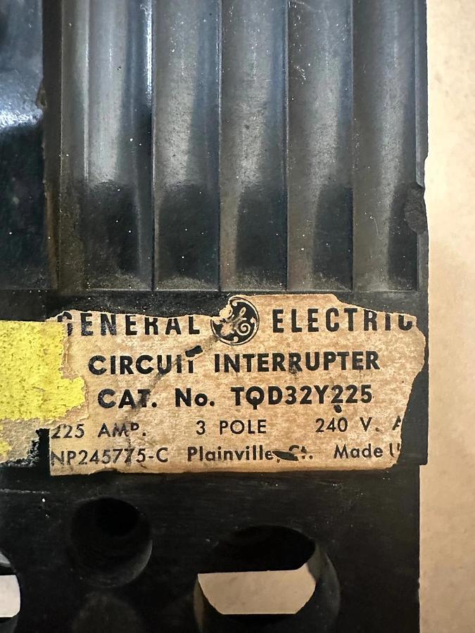 Used General Electric TQD32Y225 225A 3 Pole Circuit Breaker