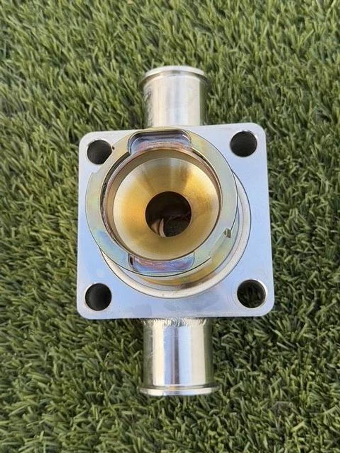 Used Stainless Steel Filter Housing w/ 316L Stainless Steel Flow Cell