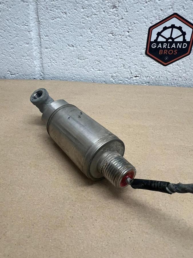 Used Barksdale 425X-04 0-100 PSIG Pressure Transducer
