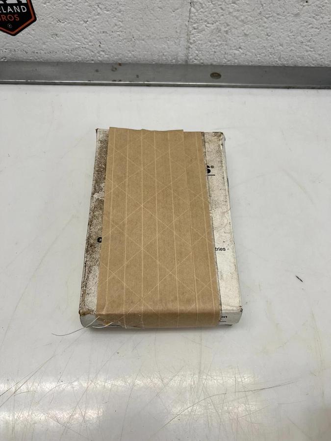 Cooper Lighting DCE-12 Socket Kit w/ 2 Lamps