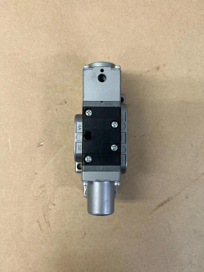 Mead C2-3 Air Piloted Valve, 5 Port