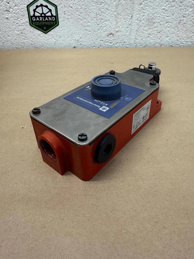 Used Telemecanique XY2CH13250H7 Cable Pull Switch, 240V, 15 AC, 3A Booted Push Button