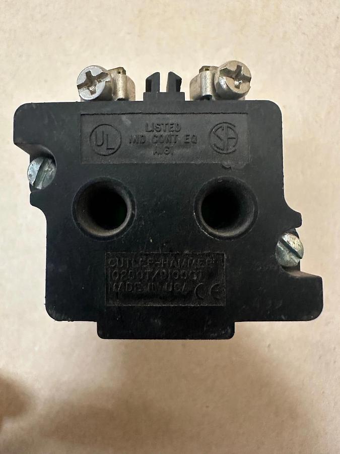 Used Cutler Hammer 10250T/91000T Pilot Light, Green