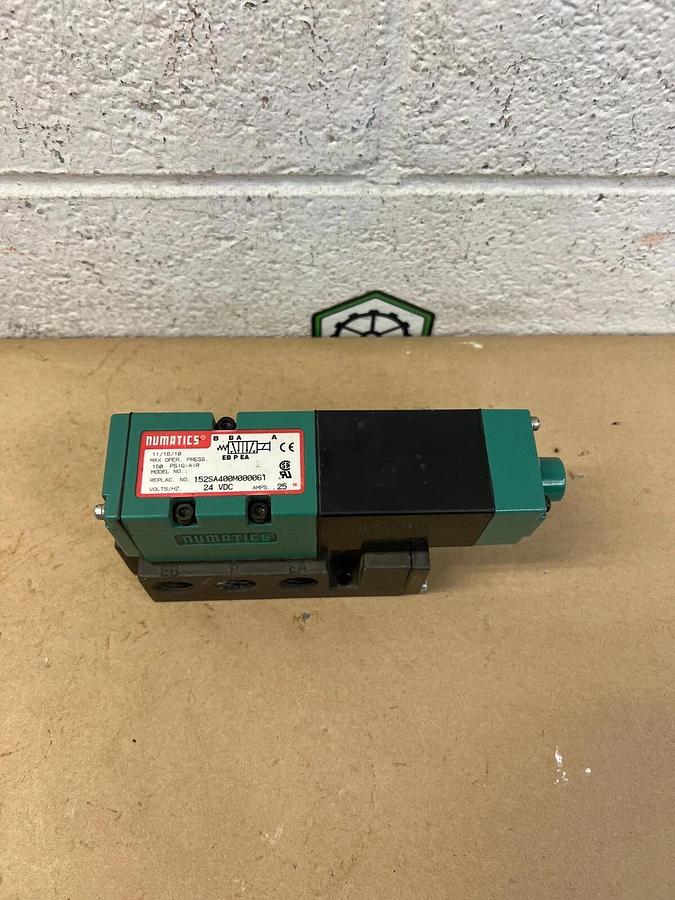 Used Numatics 225-372 24 VDC Solenoid Valve w/ Base