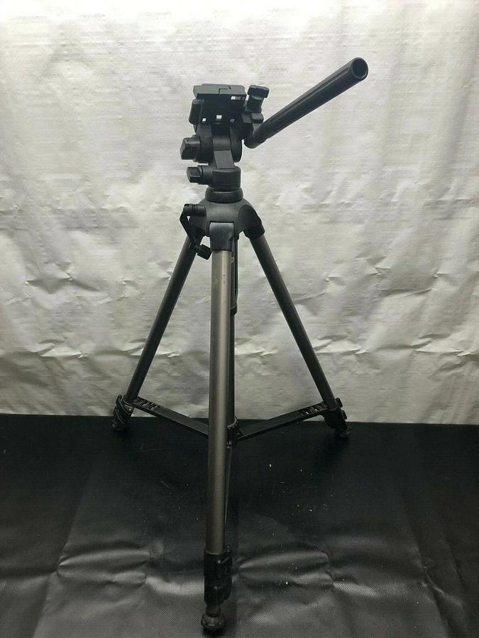 Used Vanguard T804045 Tripod w/ QS-10 Quick Release Tilt Head