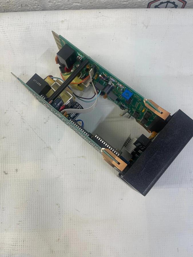 Used LFE 2000 Mini PμP Temperature Controller, 120 VAC, 50/60 Hz, 12 Watts