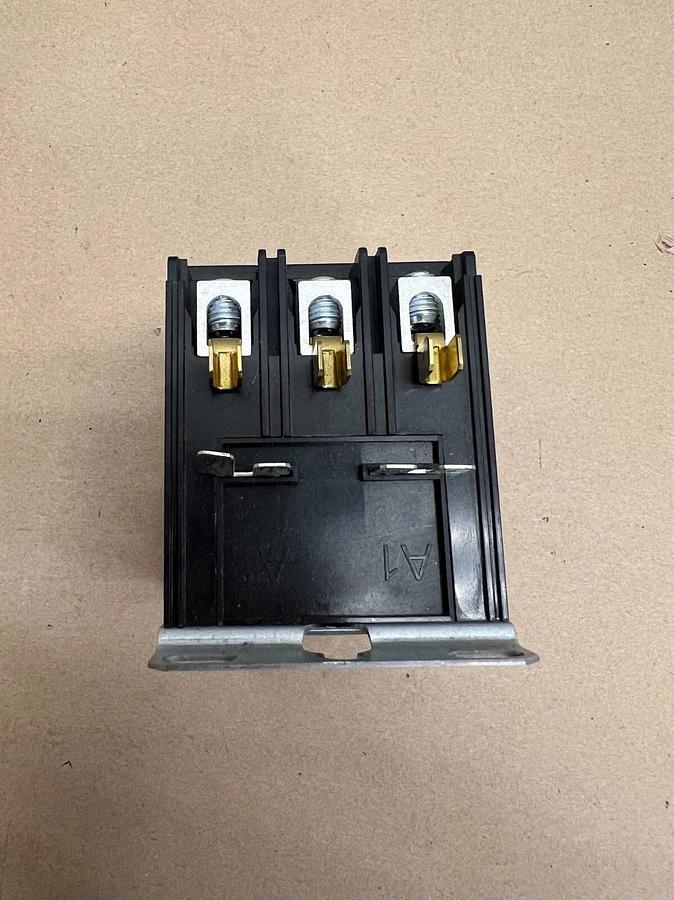 Used Hartland Controls HCC-3XQ01HA106 Electrical Contactor Relay