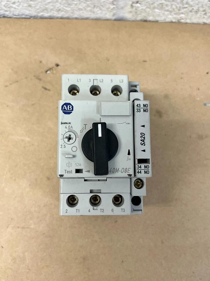 Used Allen Bradley 140M-D8E-B40 Protection Circuit Breaker