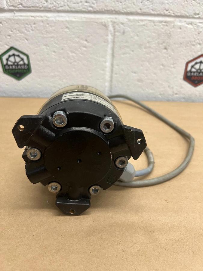 Used Fischer DS1104NA01A1 Differential Pressure Gauge