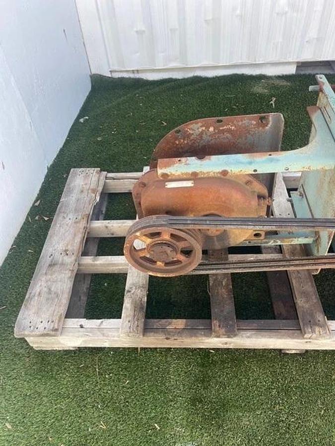 Used Dodge TA4207H15 Speed Reducer, Ratio 16.0:1 w/ WEG 15HP 1770 RPM Motor